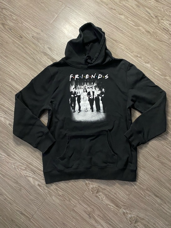 FRIENDS Sweaters - Friends TV Show Hoodie Medium Black Graphic Pullover Cozy Fan Merch Sweatshirt